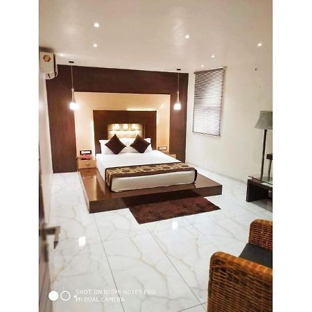 Hotel The Royal, Sehore Екстериор снимка