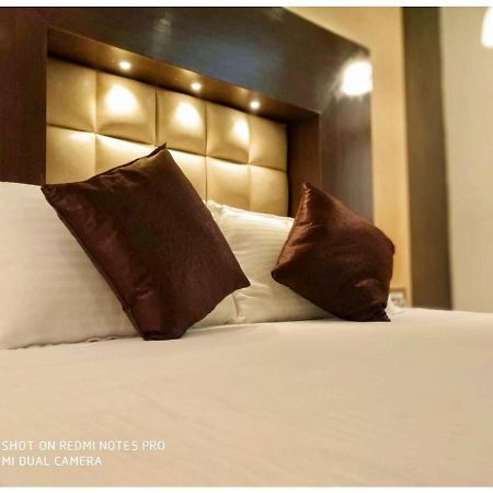 Hotel The Royal, Sehore Екстериор снимка