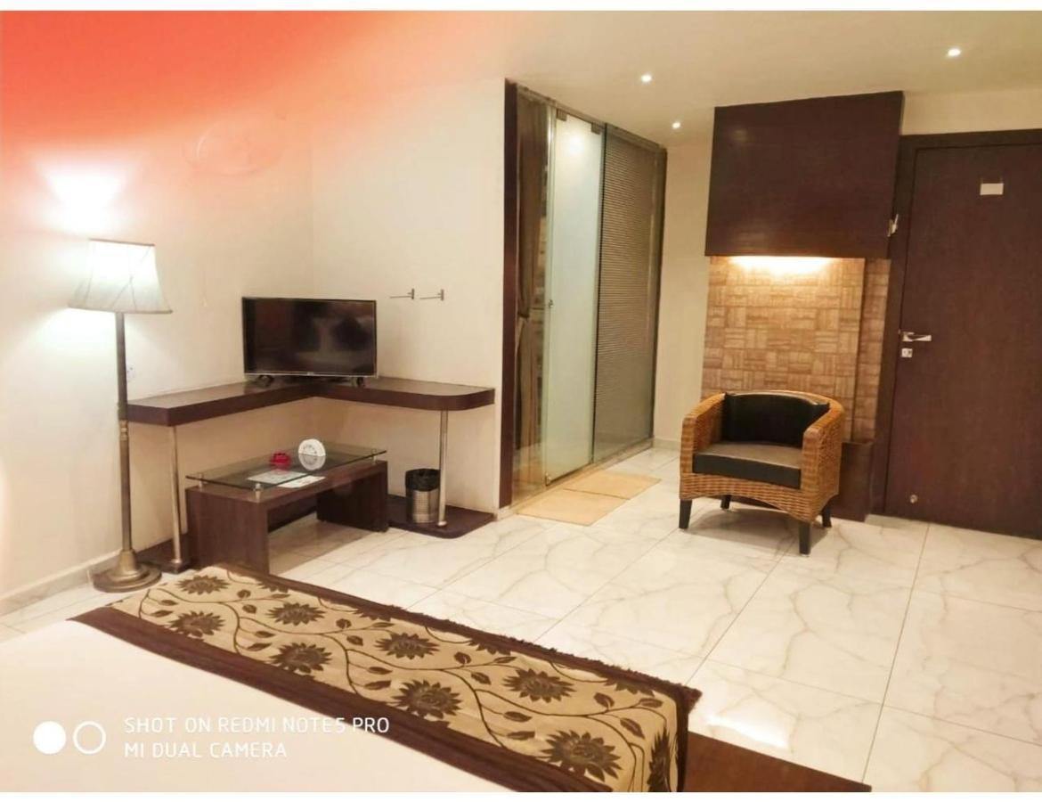 Hotel The Royal, Sehore Екстериор снимка